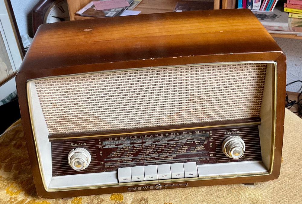 Alter Radio Loewe Opta Bella Kaufen auf Ricardo