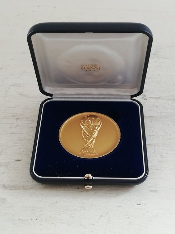Médaille Tirage Au Sort Préliminaire Coupe Du Monde FIFA 2002 Corée/Japon - Édition 1999 - Avec Boîte