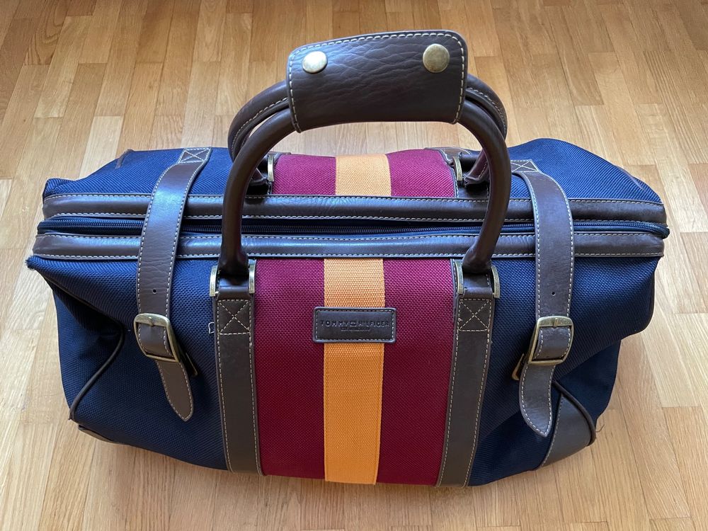 Tommy Hilfiger suitcase in stunning condition Kaufen auf Ricardo
