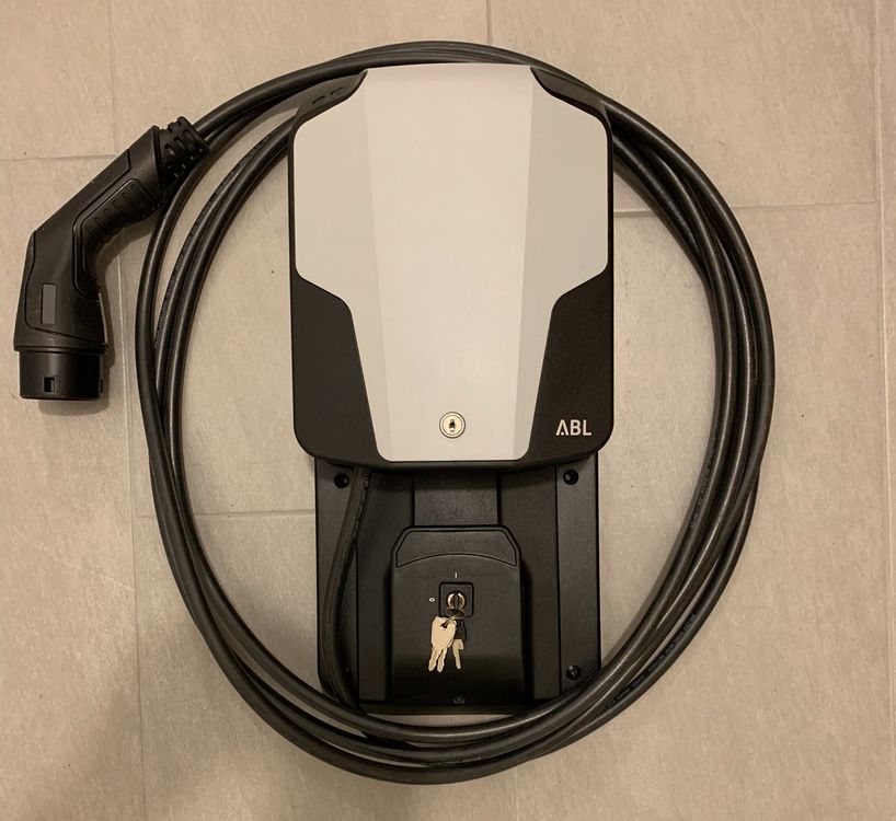 Abschließbarer Kabelhalter Für Wallbox & E-Auto – Wandmontiert, Kälte- & Hitzebeständig