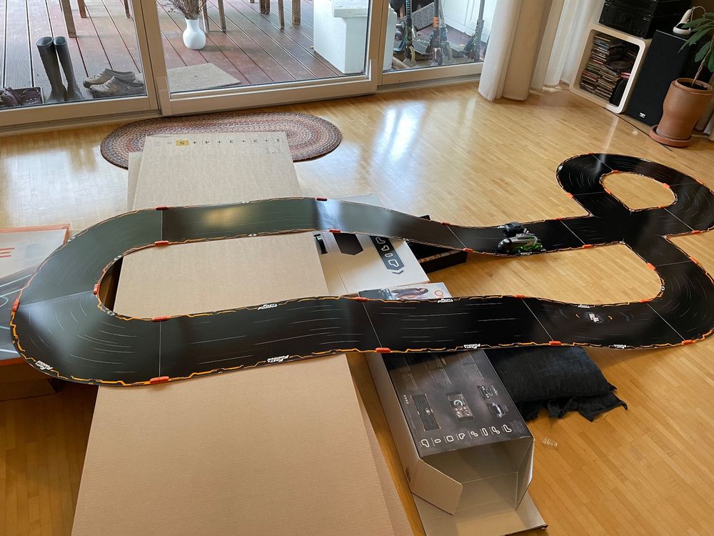 Anki Overdrive Starter Set + Lastwagen + Kreuzung Kaufen auf Ricardo