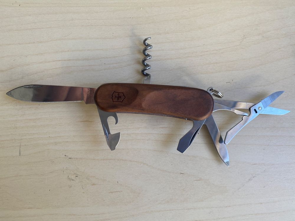 VICTORINOX MADE SWISS DELEMONT Kaufen auf Ricardo