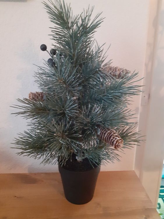 künstlicher Tannenbaum mit Zapfen und Beeren im Topf 40cm Comprare su