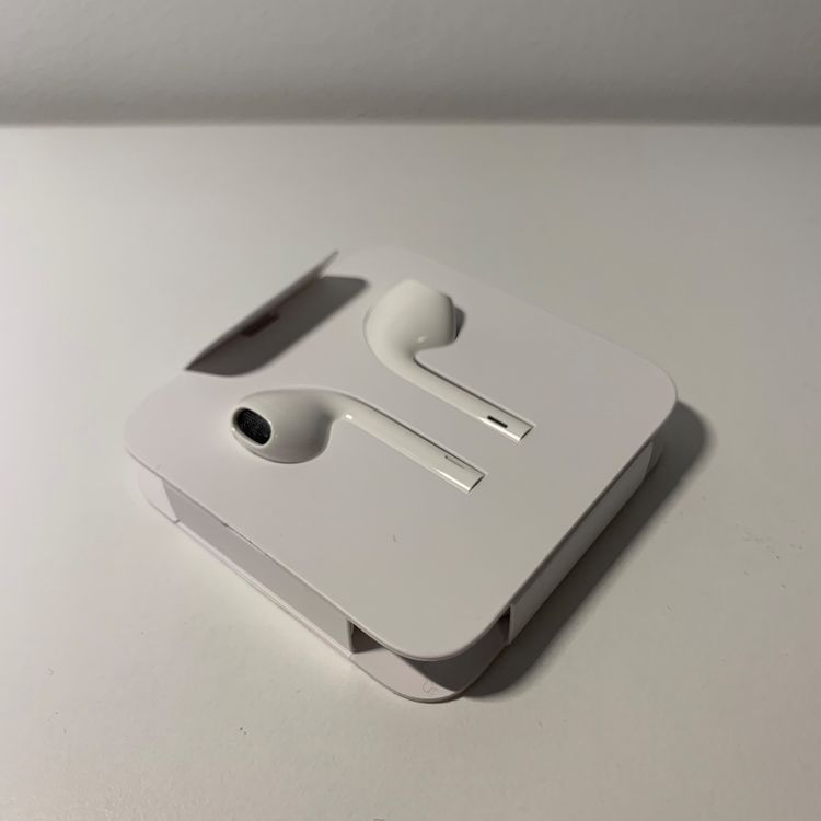 Apple Earpods mit Lightning (neu) Kaufen auf Ricardo