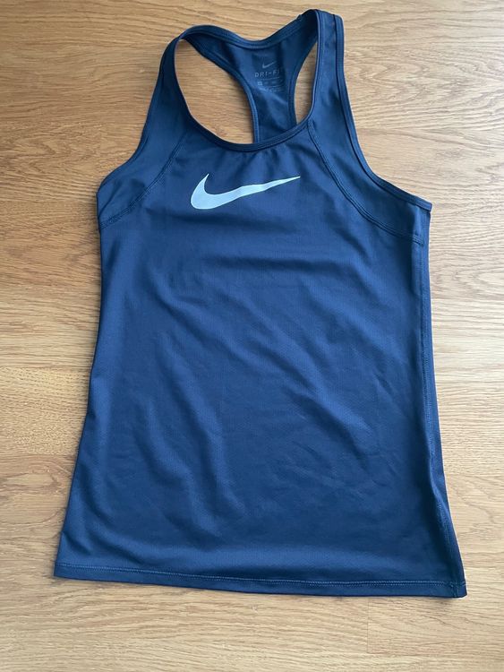 sport-top-nike-kaufen-auf-ricardo