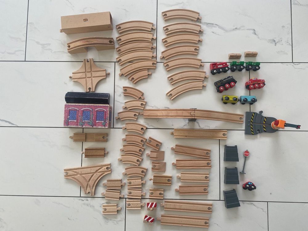 8-Wege Eisenbahn Drehteller Aus Holz - Kompatibel Mit Meisten Zugschienen