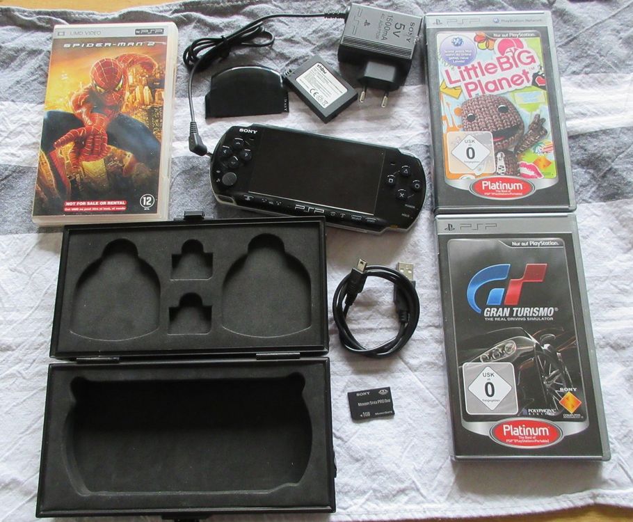 SONY PSP SERIE 3004 MIT 2 SPIELEN UND ZUBEHÖR - GEBRAUCHT | Kaufen auf ...