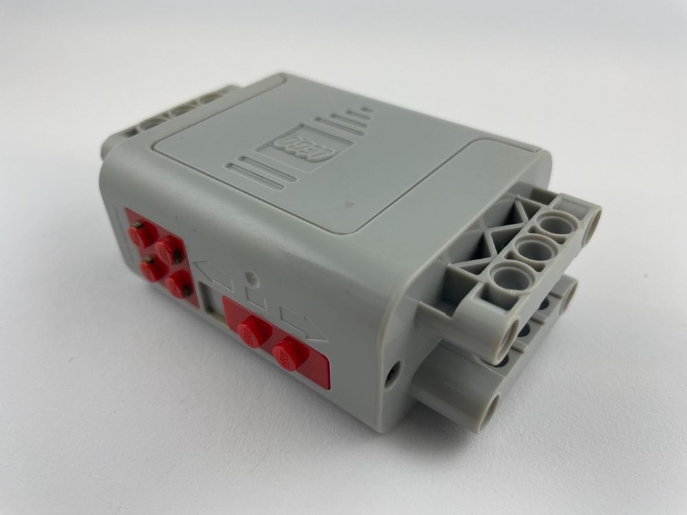 Electric 9V Battery Box 4x11x7 mit rotem Schalter 54950c01 Kaufen auf