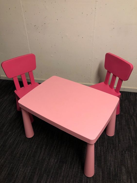 Ikea Kinder Tisch mit 2 Kinderstühle Kaufen auf Ricardo