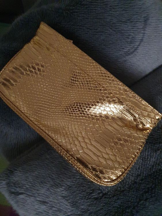 NEU Clutch GUESS Gold Kaufen auf Ricardo