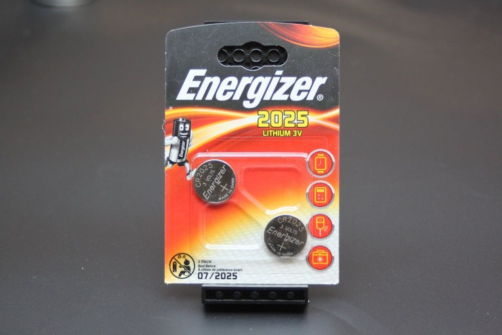 2 Knopfzellen Energizer Typ CR 2025 07/2025 Acheter sur Ricardo