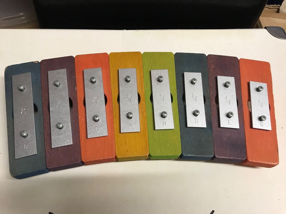 Hochwertiges Glockenspiel (Xylophon) aus Holz für Kinder Kaufen auf