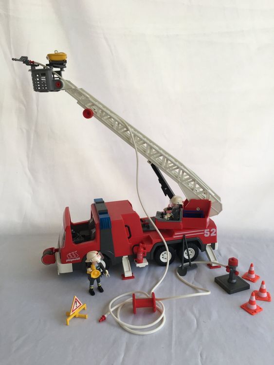 PLAYMOBIL - 71233 - City Action - Camion de pompiers avec grande