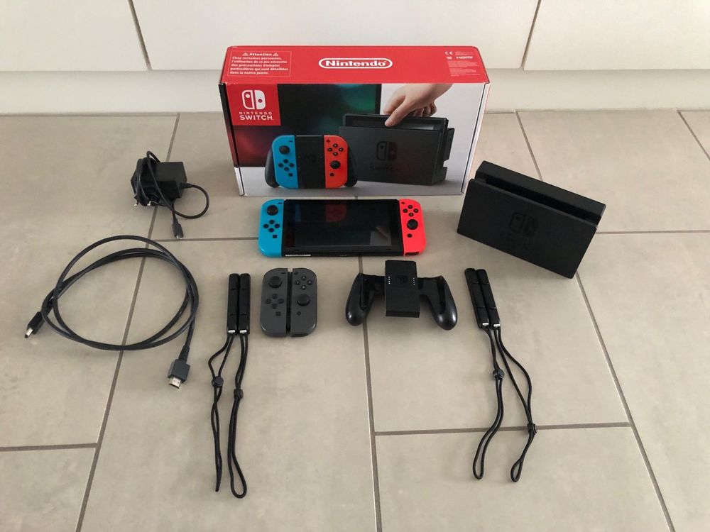 Nintendo Switch Konsole + 2 Controller Kaufen auf Ricardo