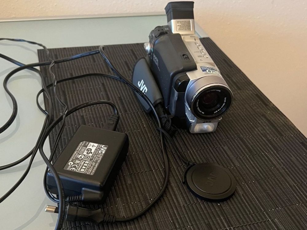 JVC HighBand Digital Video Camera 500x Digital Zoom Kaufen auf Ricardo
