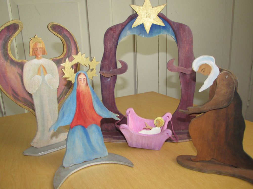 Alte Weihnachtskrippe aus Holz, 17 Teile Acheter sur Ricardo