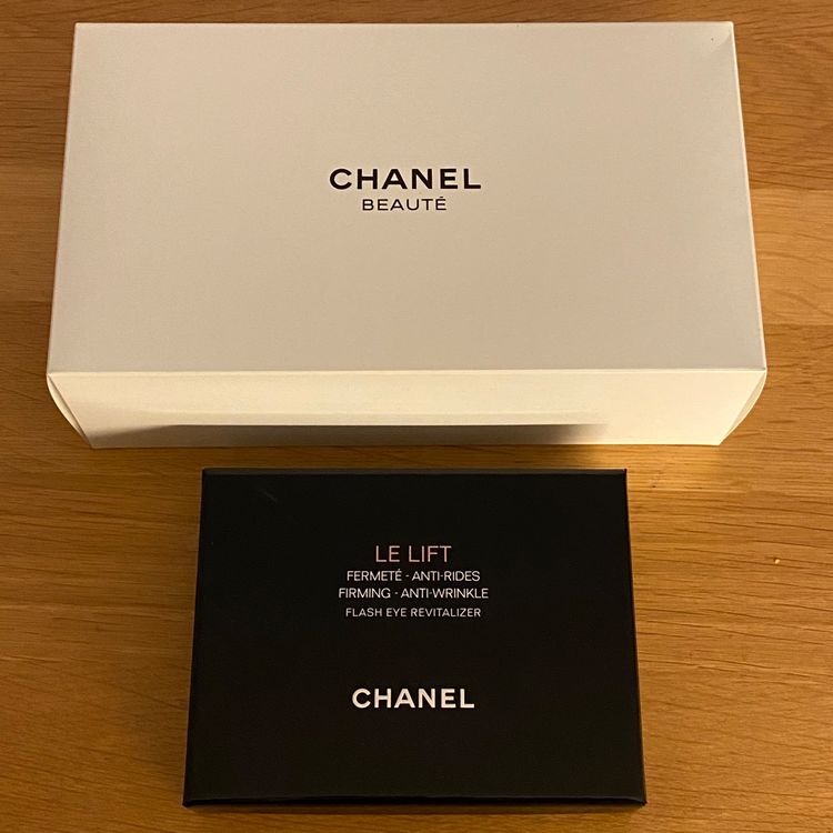 Chanel Necessaire & Flash Eye Revitalizer Kaufen auf Ricardo