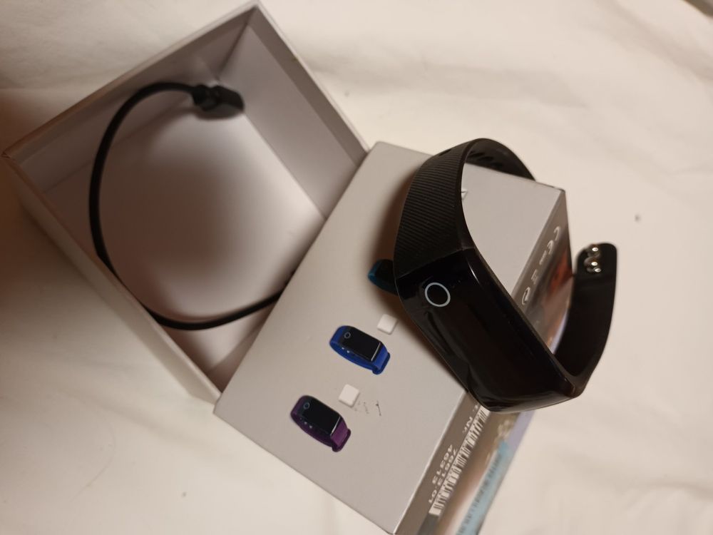 Activity Tracker, Schrittzähler, Armband Fitness Acheter sur Ricardo