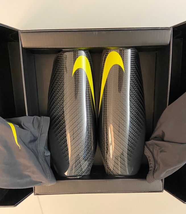 Schienbein-Schoner Nike Protegga Carbonite, auf Ricardo