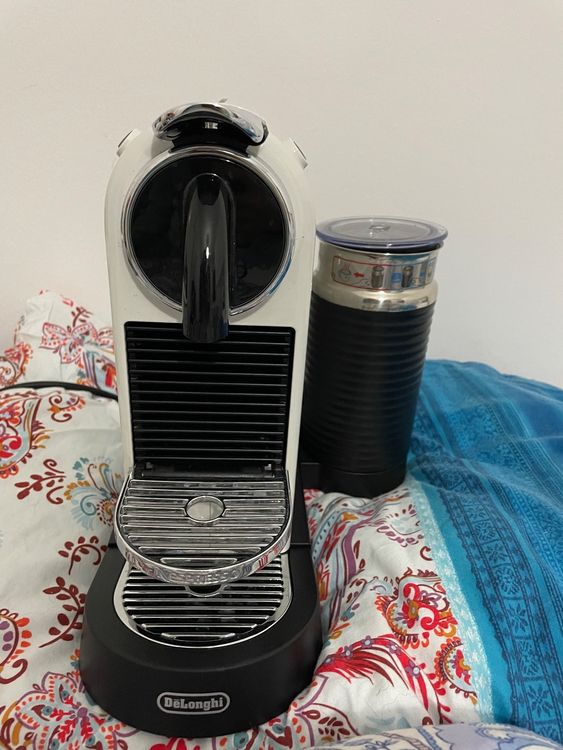 Nespresso Kaffeemaschine/coffee maker with milk foamer Kaufen auf Ricardo
