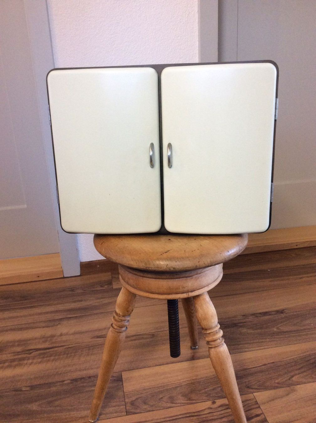 [45+] Medizinschrank Holz Vintage