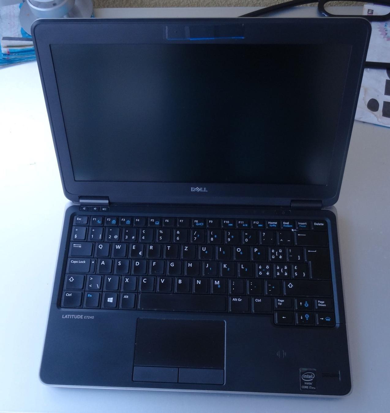 Dell latitude e7240 не включается