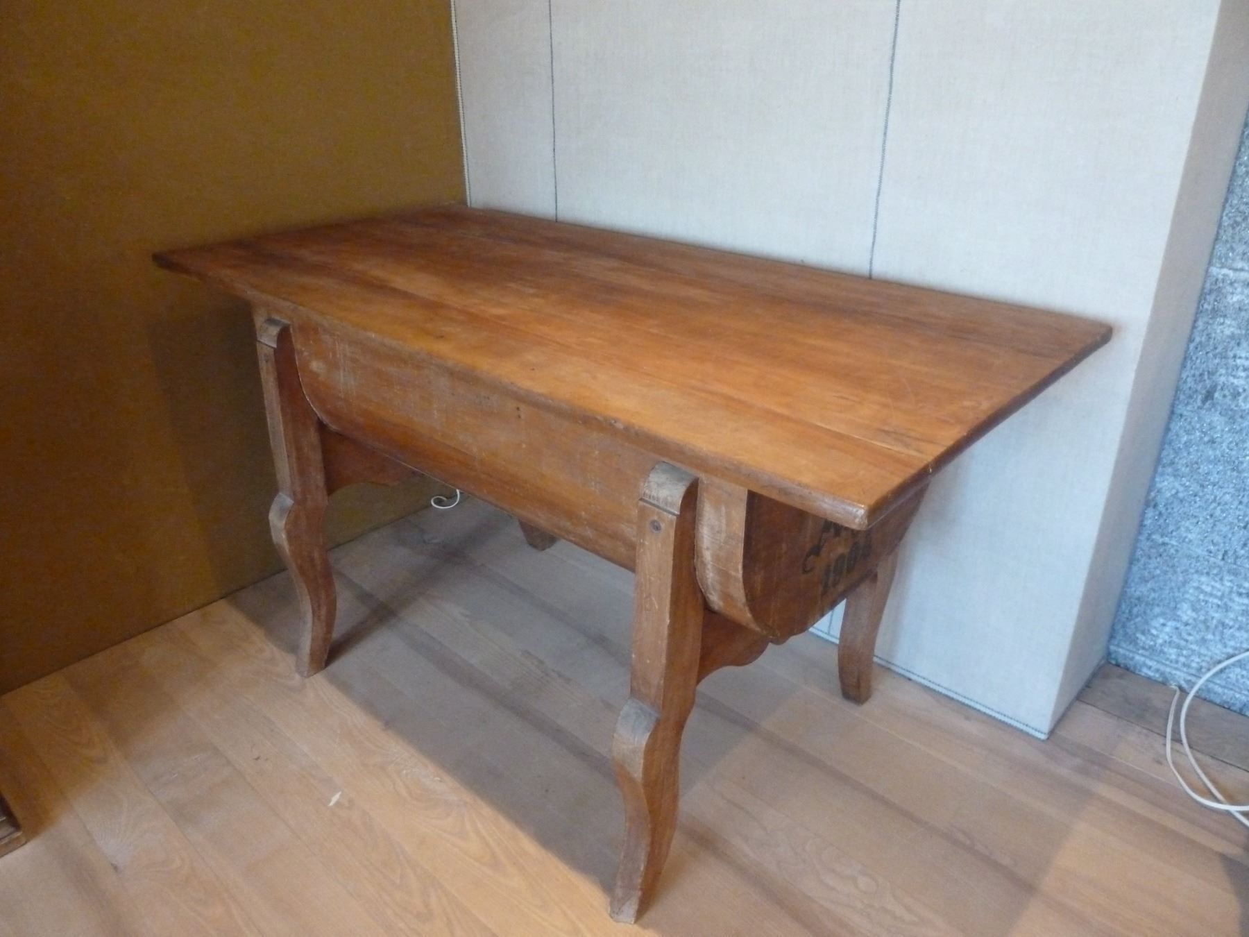 antiker Bäckermuldentisch 1904 | Kaufen auf Ricardo