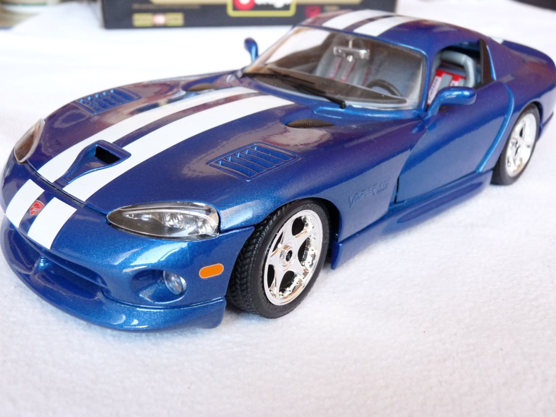 Bburago dodge viper
