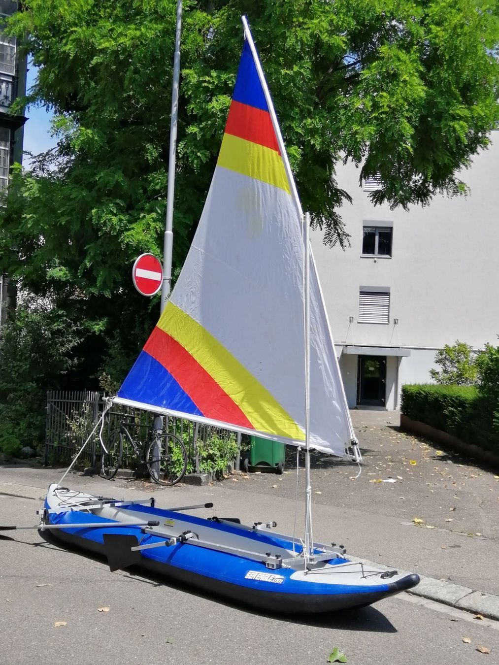 aufblasbares segelboot