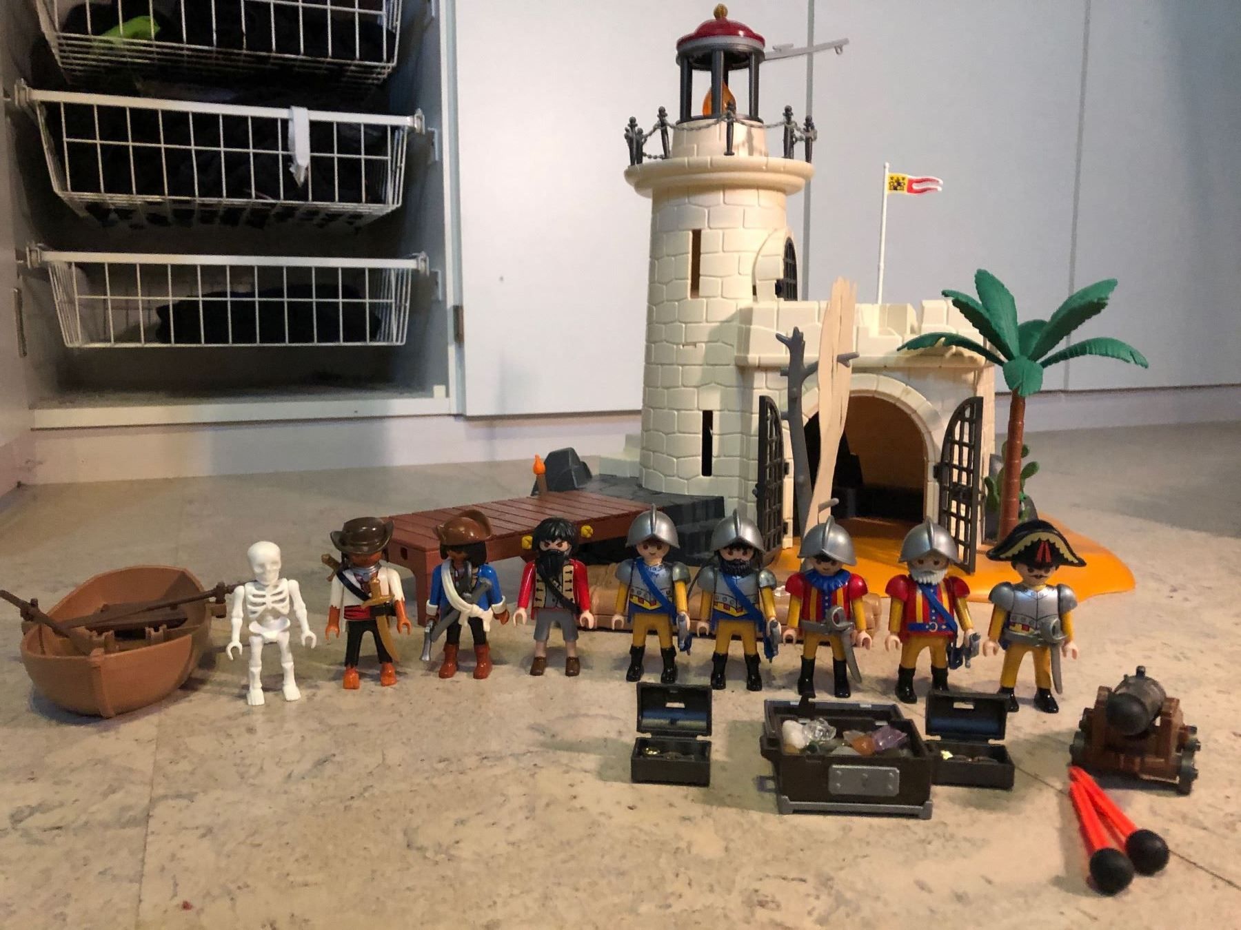 Playmobil Klein Piratenburg Mit Soldaten Kaufen Auf Ricardo Das beste spielzeug unserer kindheit. playmobil klein piratenburg mit
