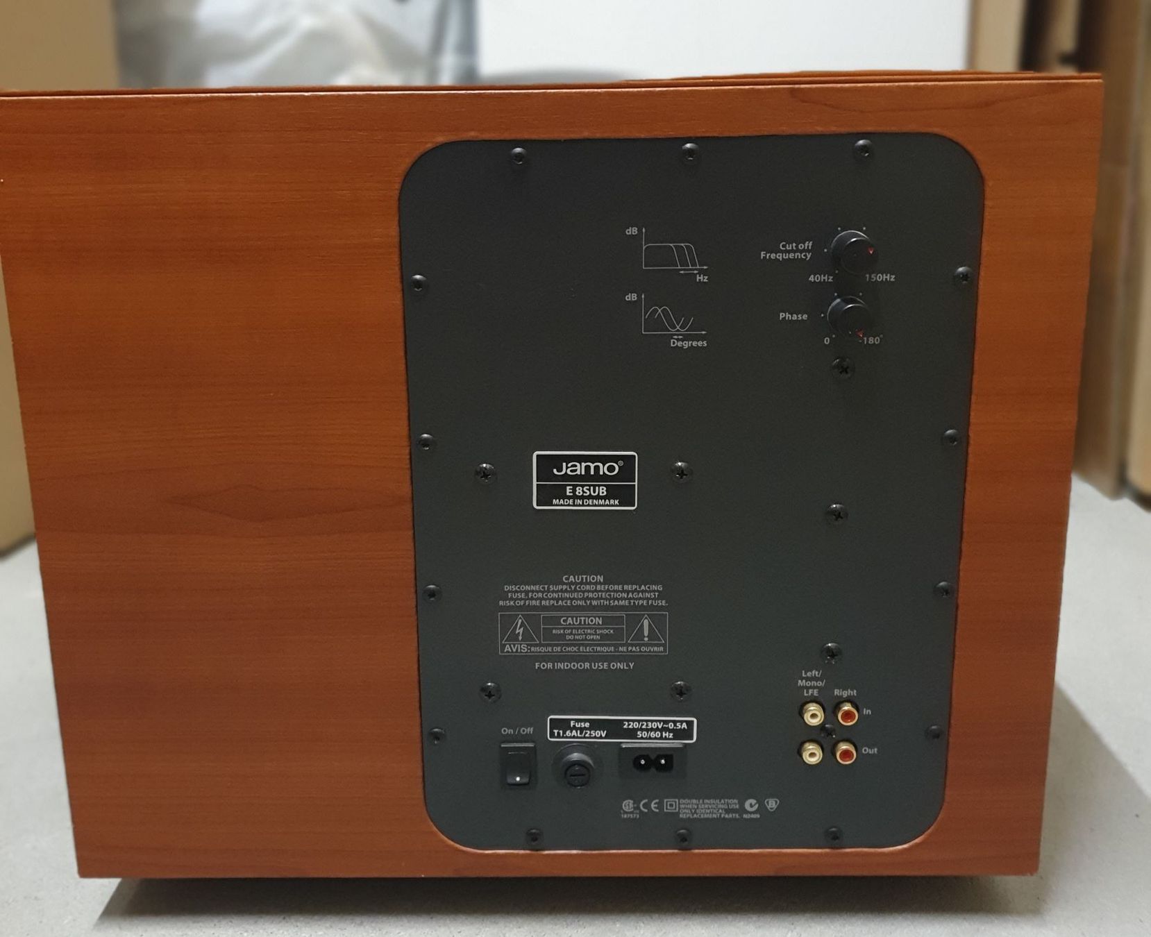 jamo e8 sub