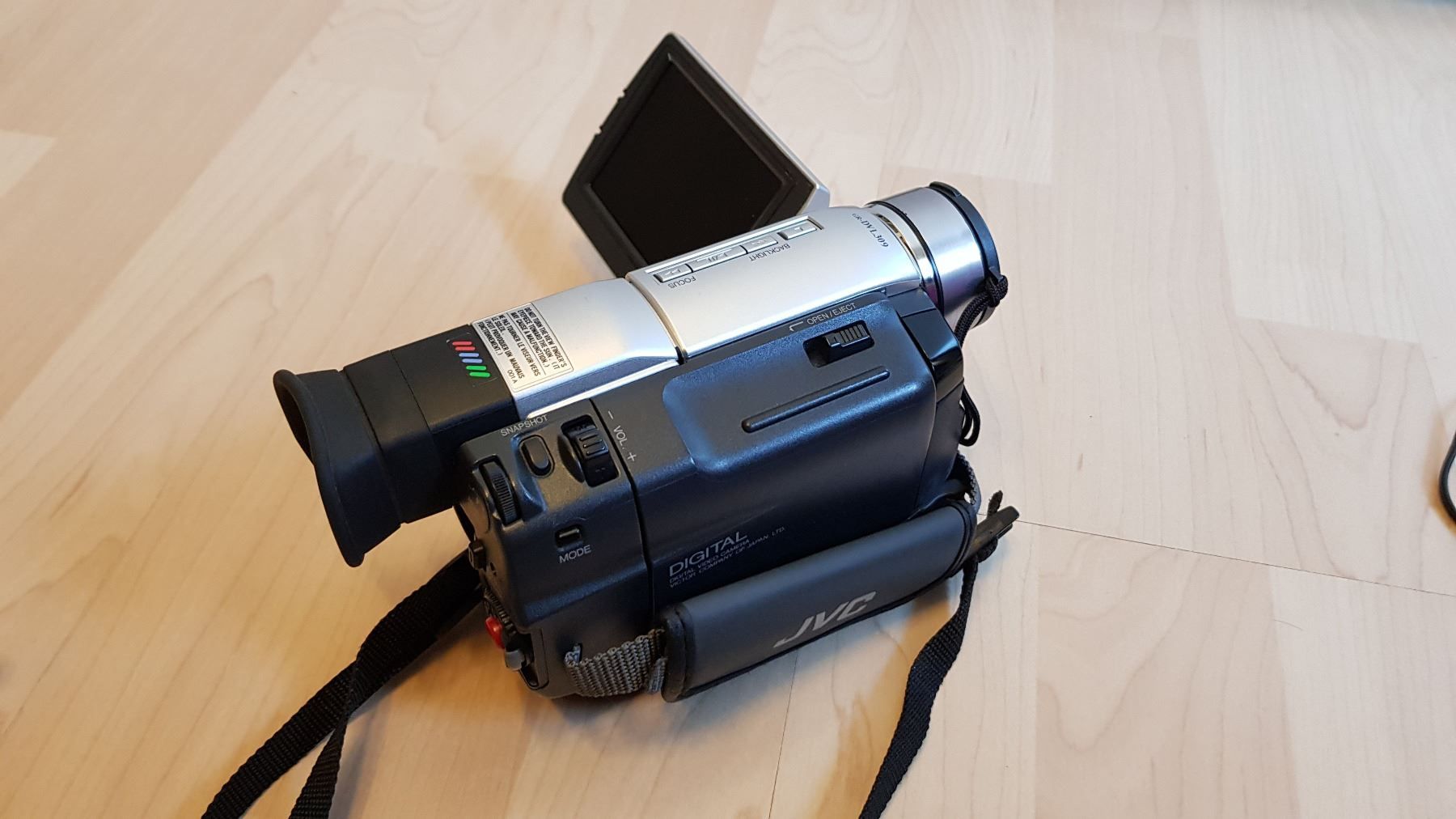 JVC Videokamera Camcorder JVC GRDVL309 Kaufen auf Ricardo