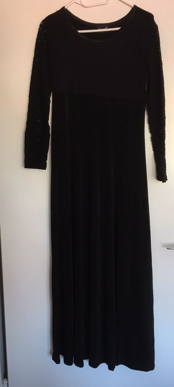 Schwarzes elastischer Kleid grösse 40-44 | Kaufen auf Ricardo