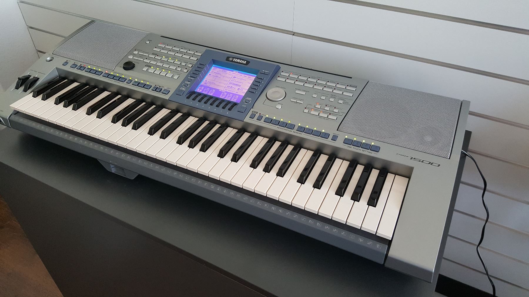 Keyboard Yamaha PSR 1500 mit USB kaufen auf Ricardo