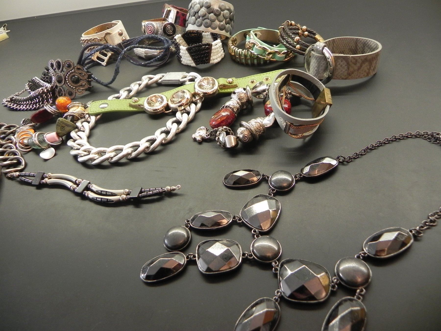 Schmuck Und Modeschmuck Im Bijou Brigitte Onlineshop