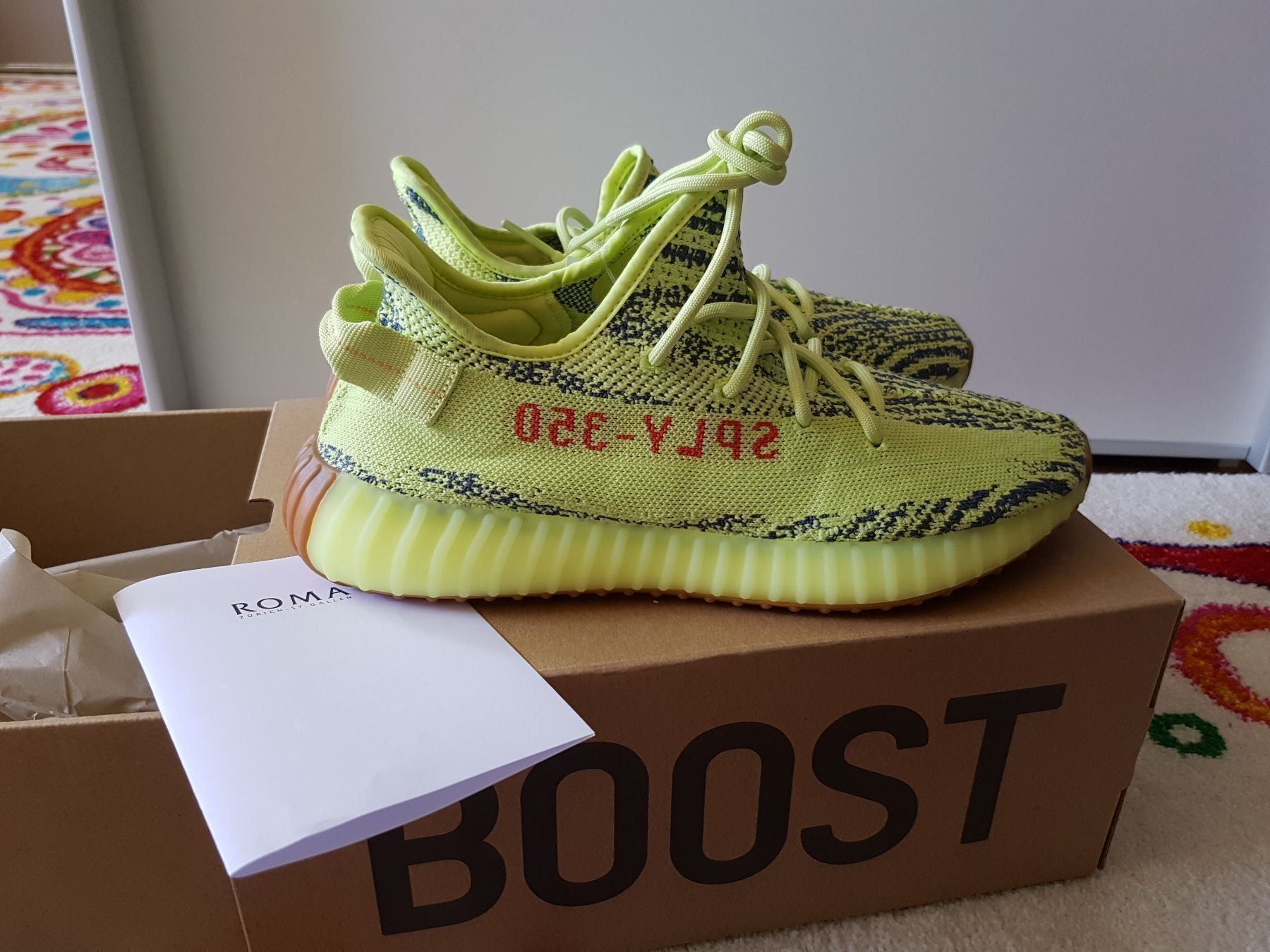 yeezy amarillo