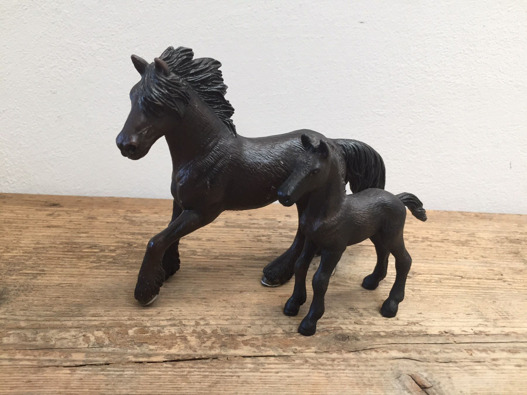 Schleich 13604 Friese Stute Pferd Fohlen kaufen auf Ricardo