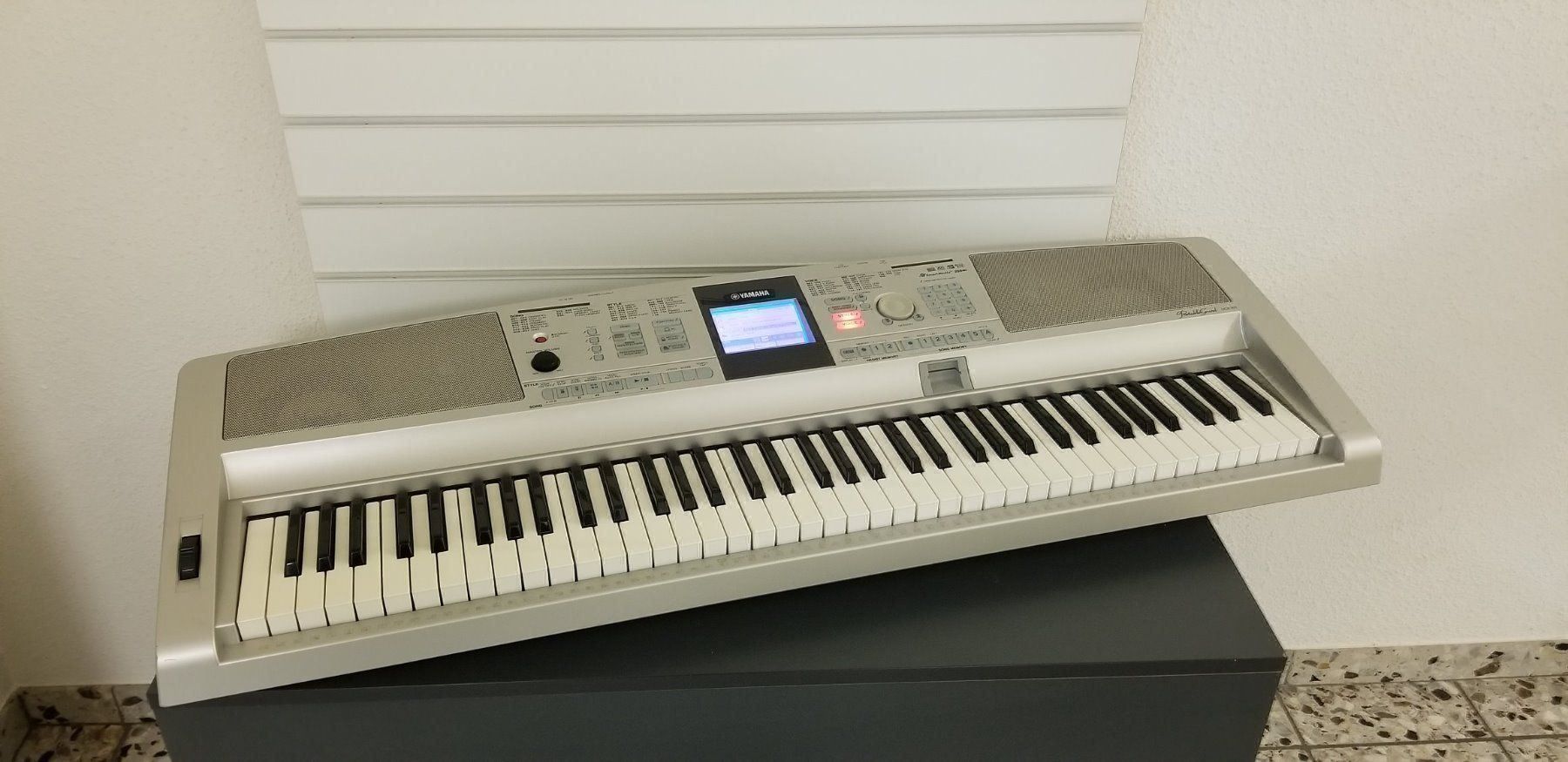  Yamaha  76  Portable Grand Piano  Dgx 305 kaufen auf Ricardo