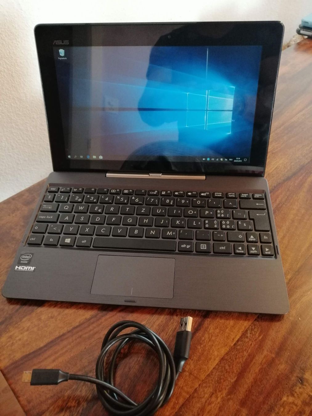 ASUS 10.1" Tablet Laptop + Keyboard Acheter sur Ricardo