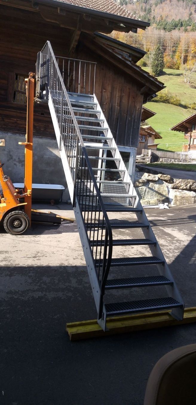  Treppe  mit  Podest  331 5 cm H he kaufen auf Ricardo