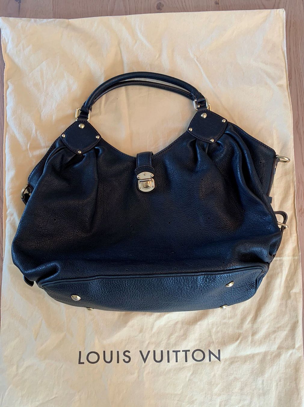 Louis Vuitton Tasche schwarz kaufen auf Ricardo