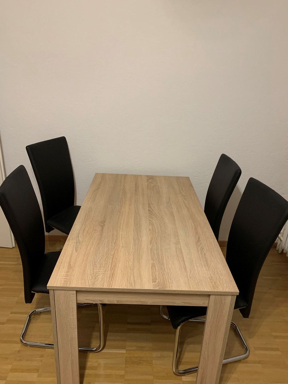 Topangebot Esstisch mit 4 schwingstühle kaufen auf Ricardo
