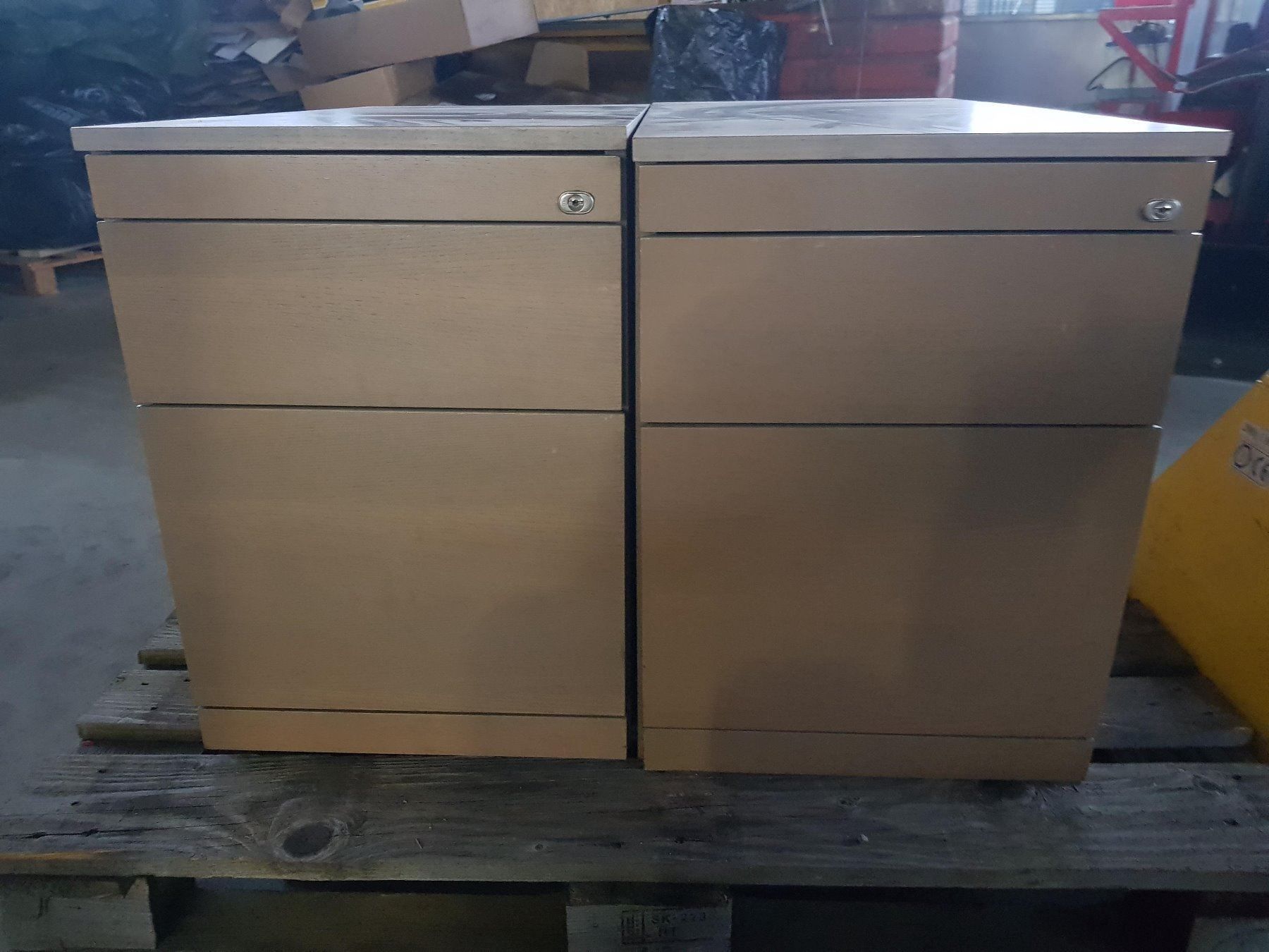 Büromöbel aus Holz kaufen auf Ricardo