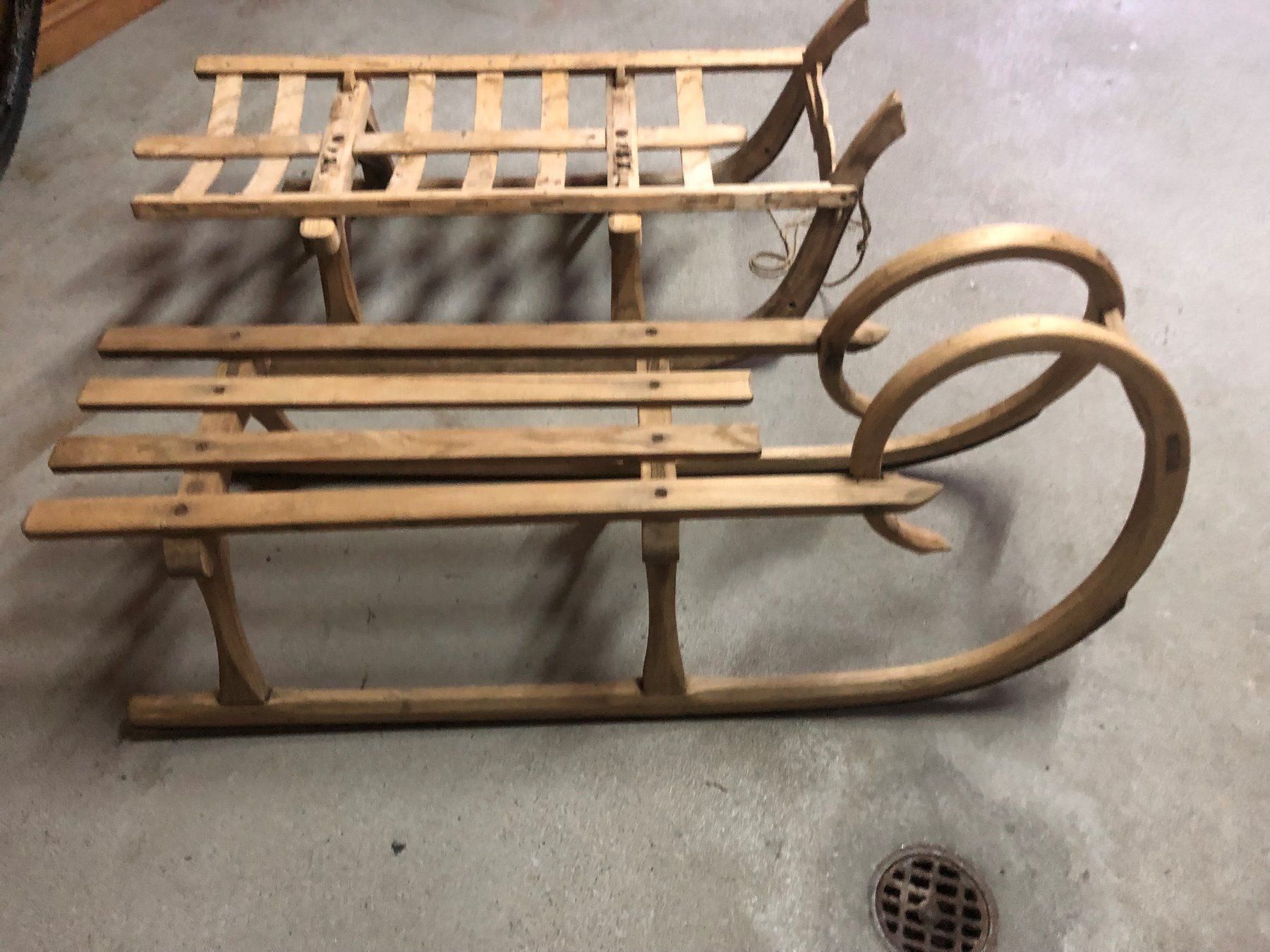 Zwei Schöne Antike Schlitten Kaufen auf Ricardo