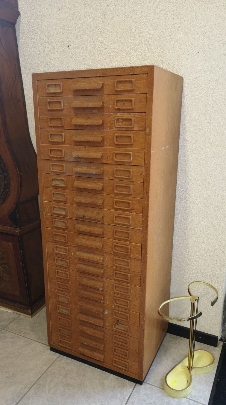 Alter Schubladenschrank 130x50x40 hxbxt. kaufen auf Ricardo