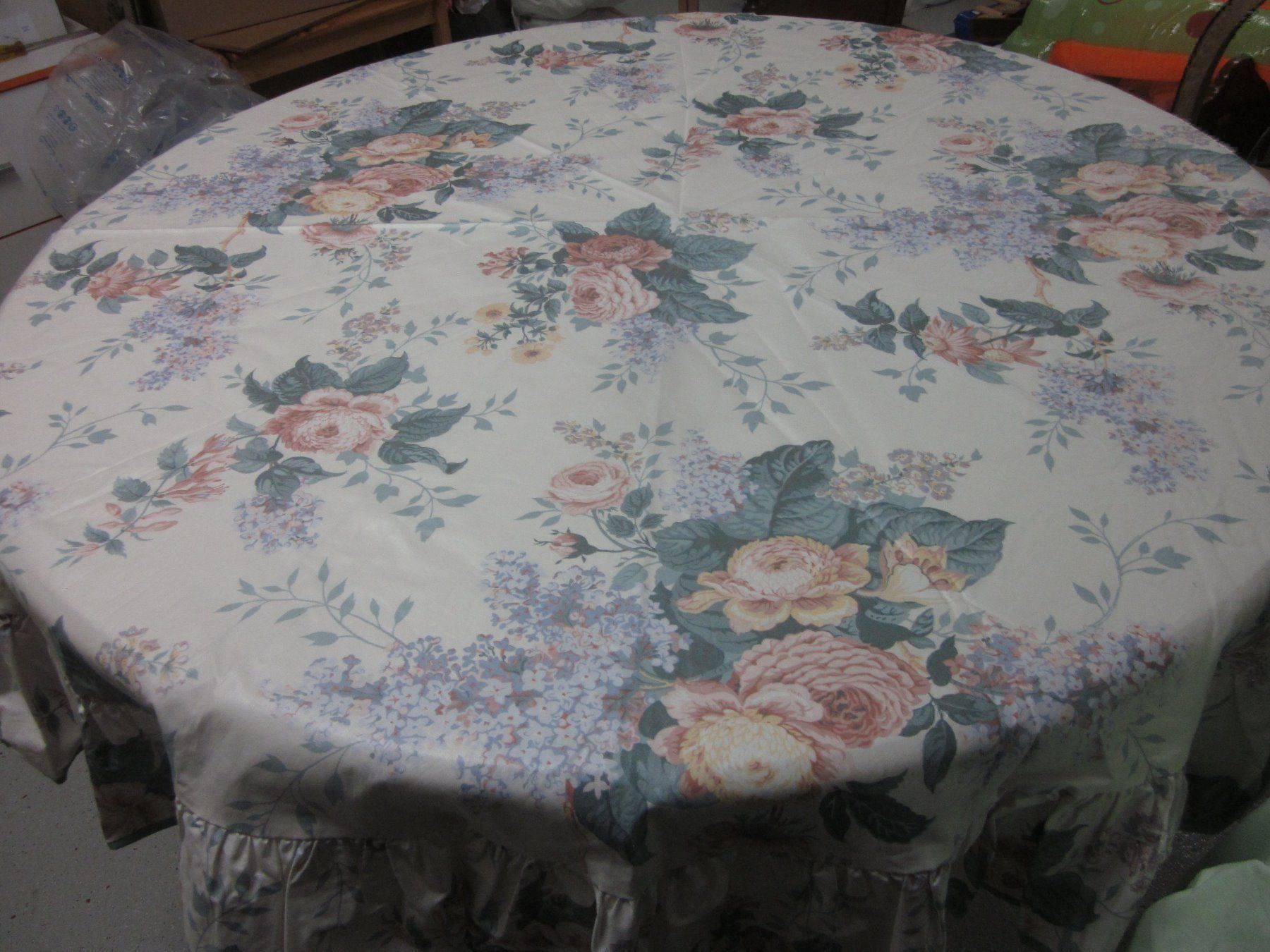 Shabby Chic Tischdecke Mit Volant Kaufen Auf Ricardo