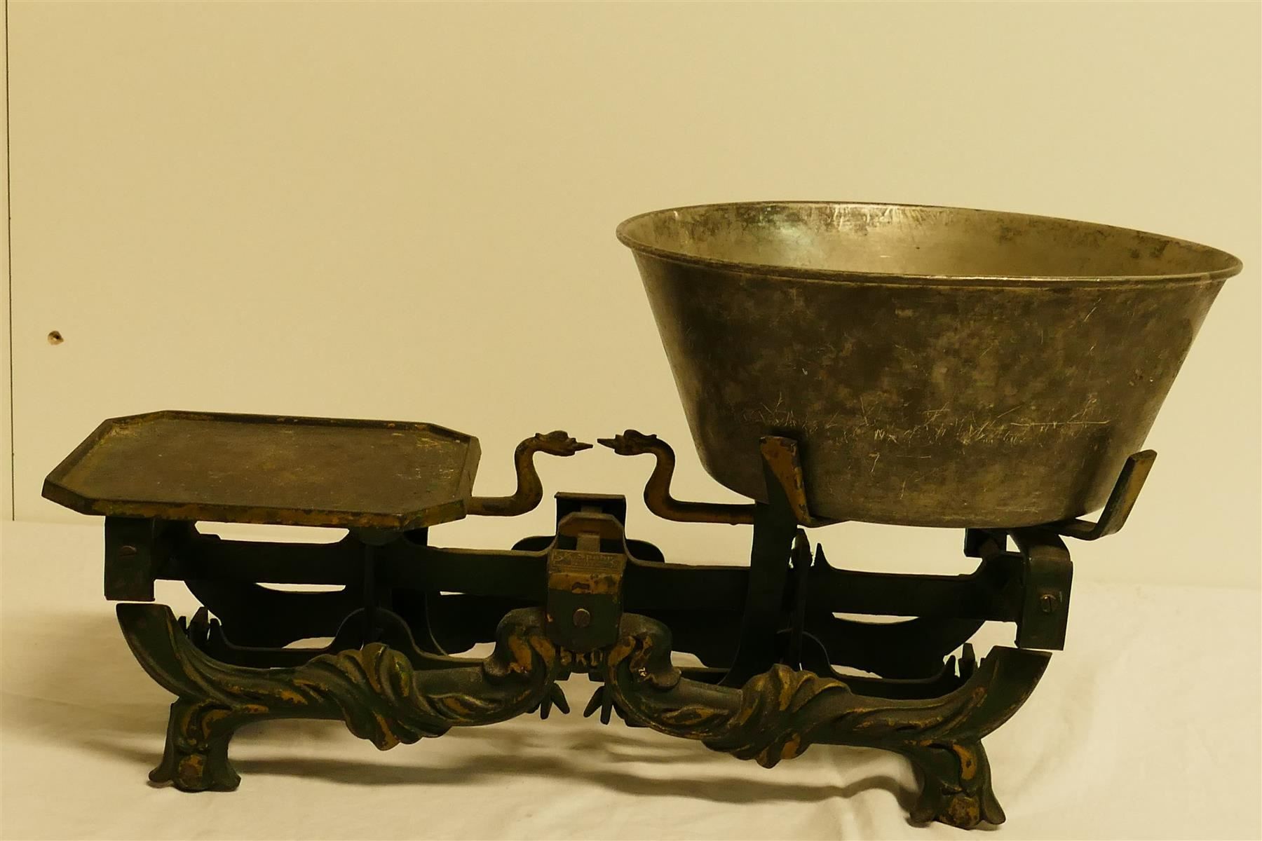 Antike Waage mit Gewichten Kaufen auf Ricardo