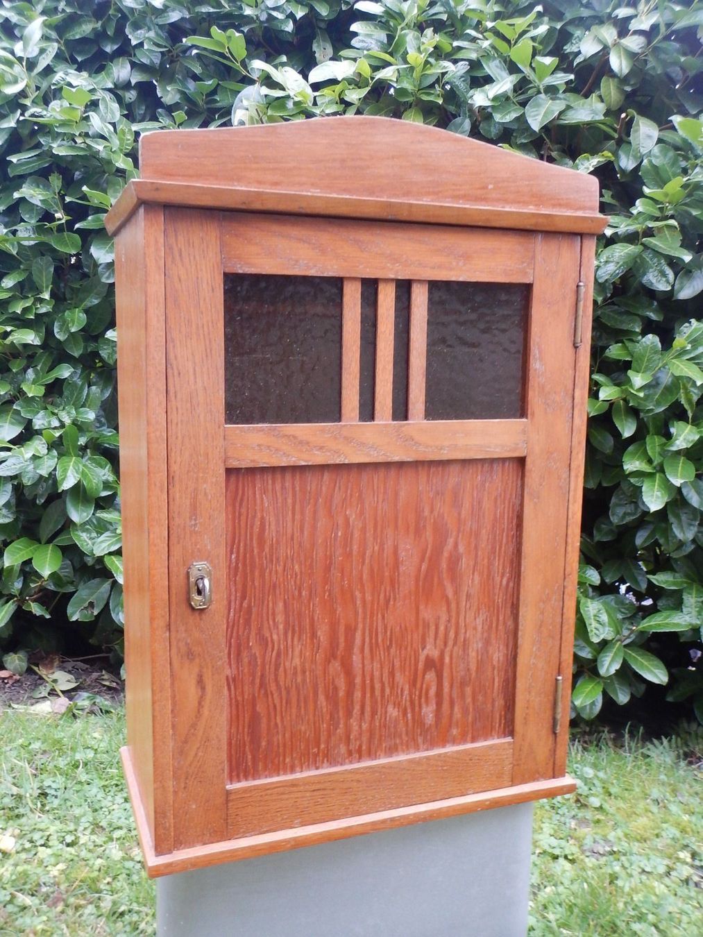 antiker gut erhaltener Apothekerschrank kaufen auf Ricardo