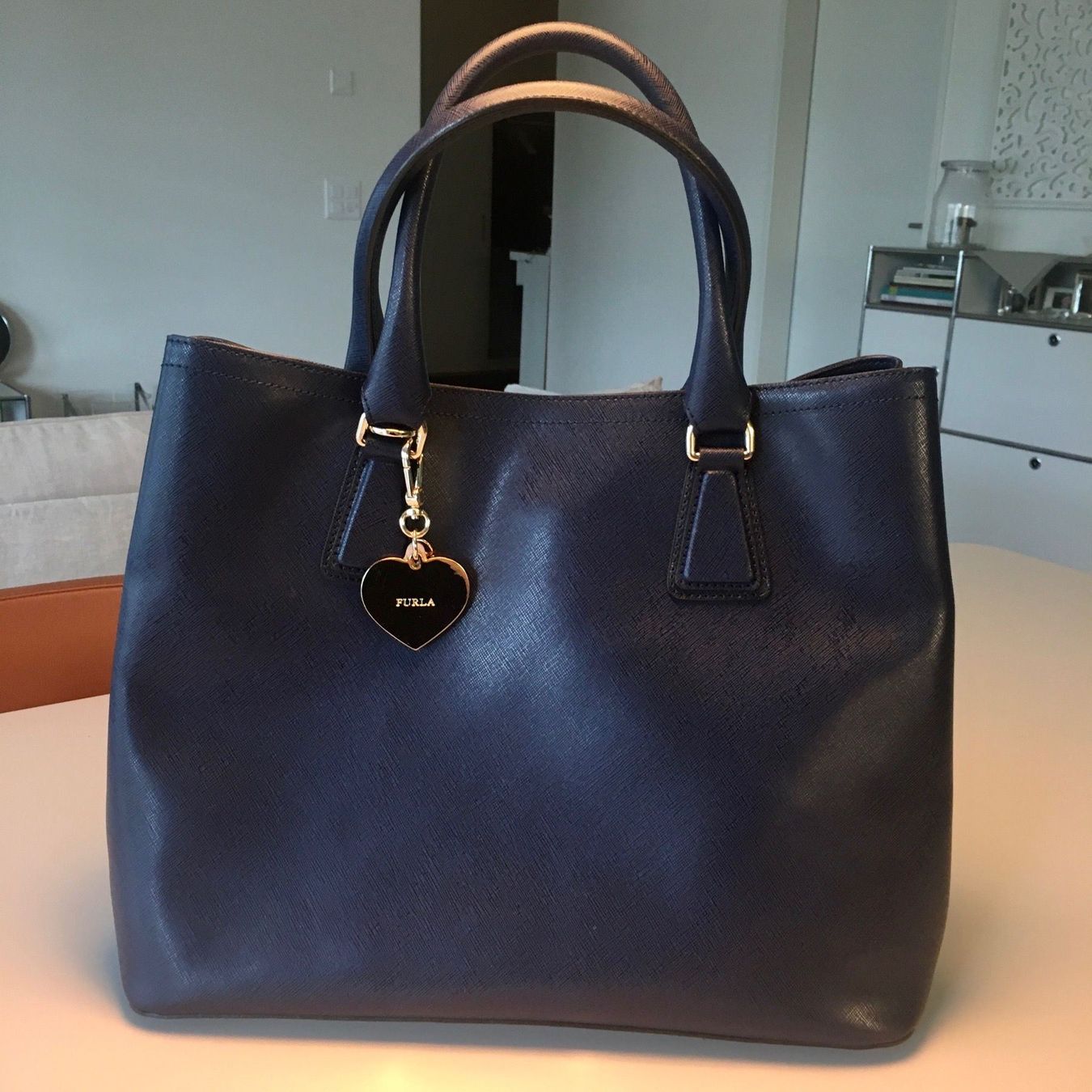 Dunkelblaue Tasche PASITO & FURLA kaufen auf Ricardo
