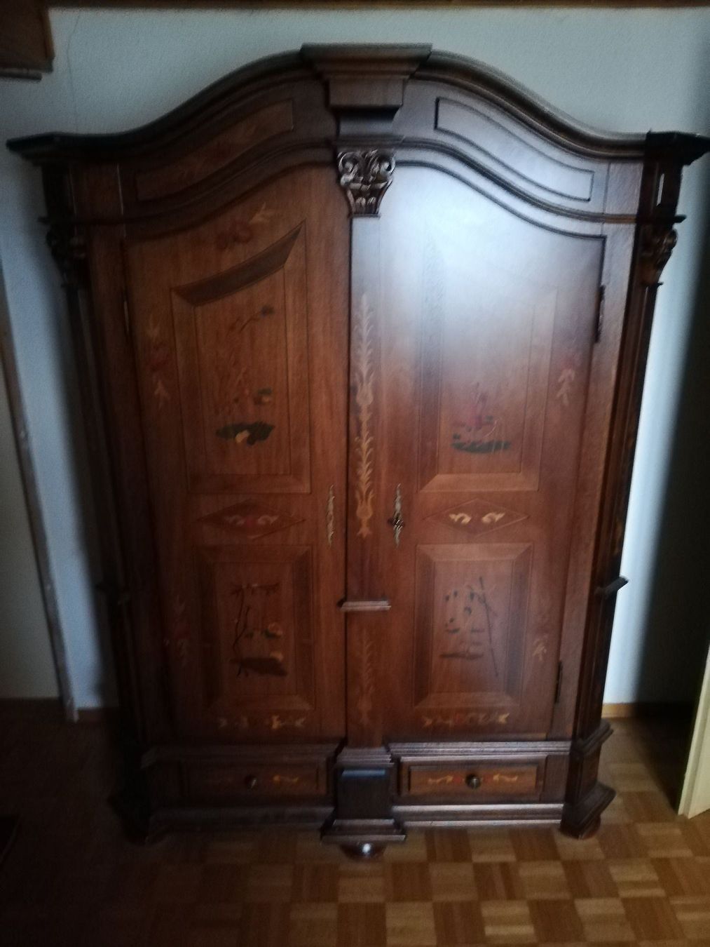 Schöner massiver Schrank kaufen auf Ricardo